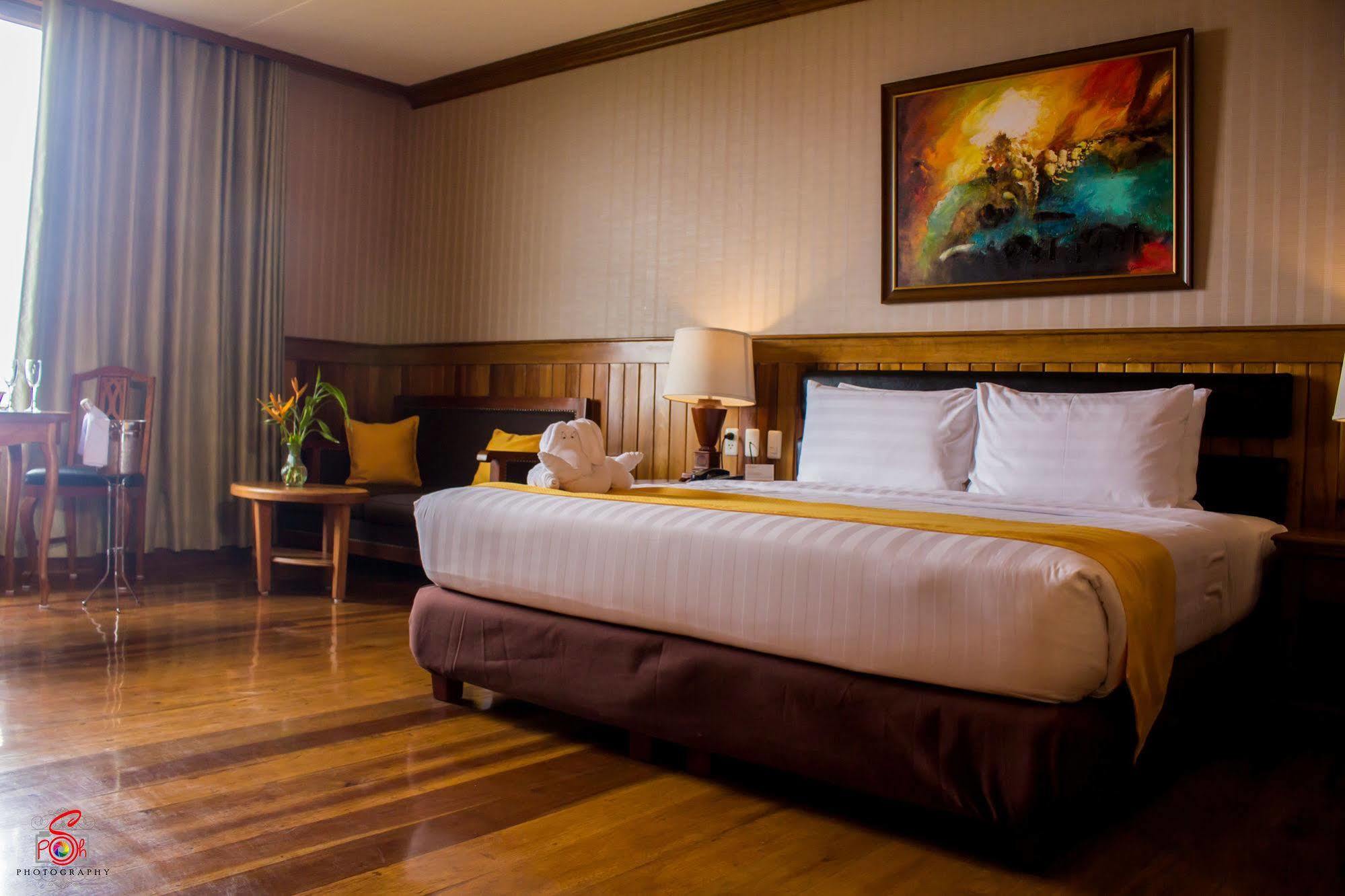 Alta D' Tagaytay Hotel Tagaytay City Buitenkant foto